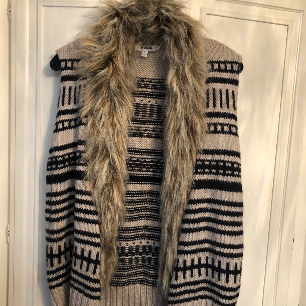 BB Dakota faux fur stripe sweater vest size S